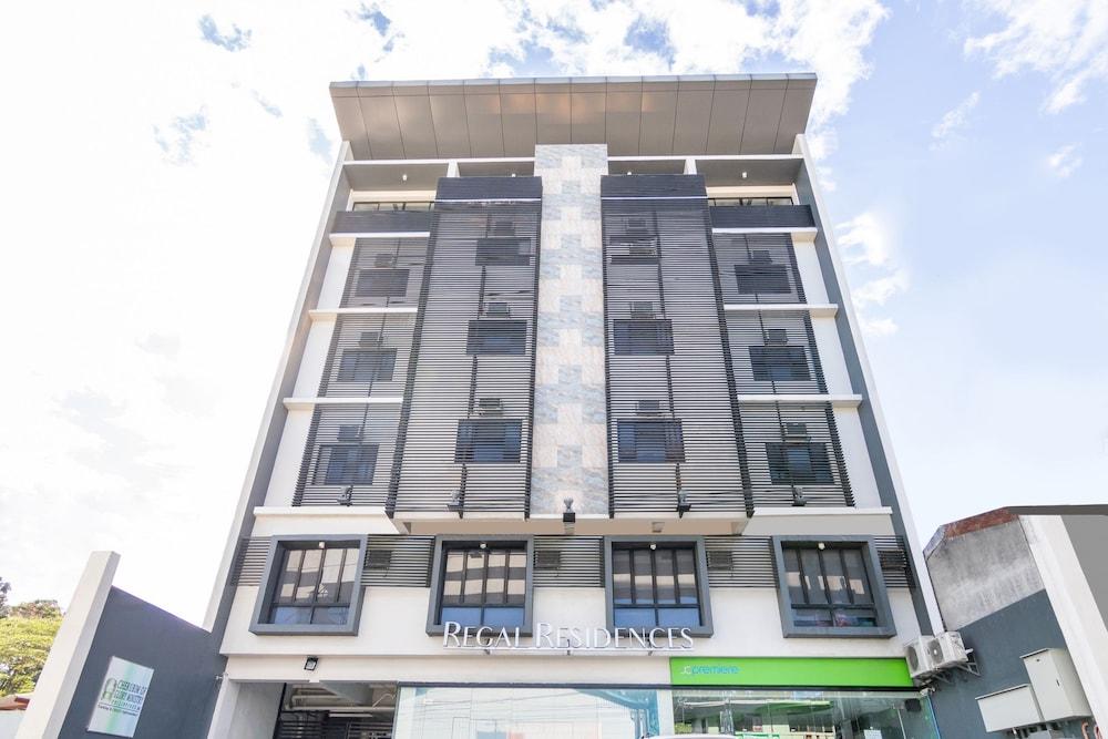 Oyo 136 Regal Residences Кесон-Сити Экстерьер фото