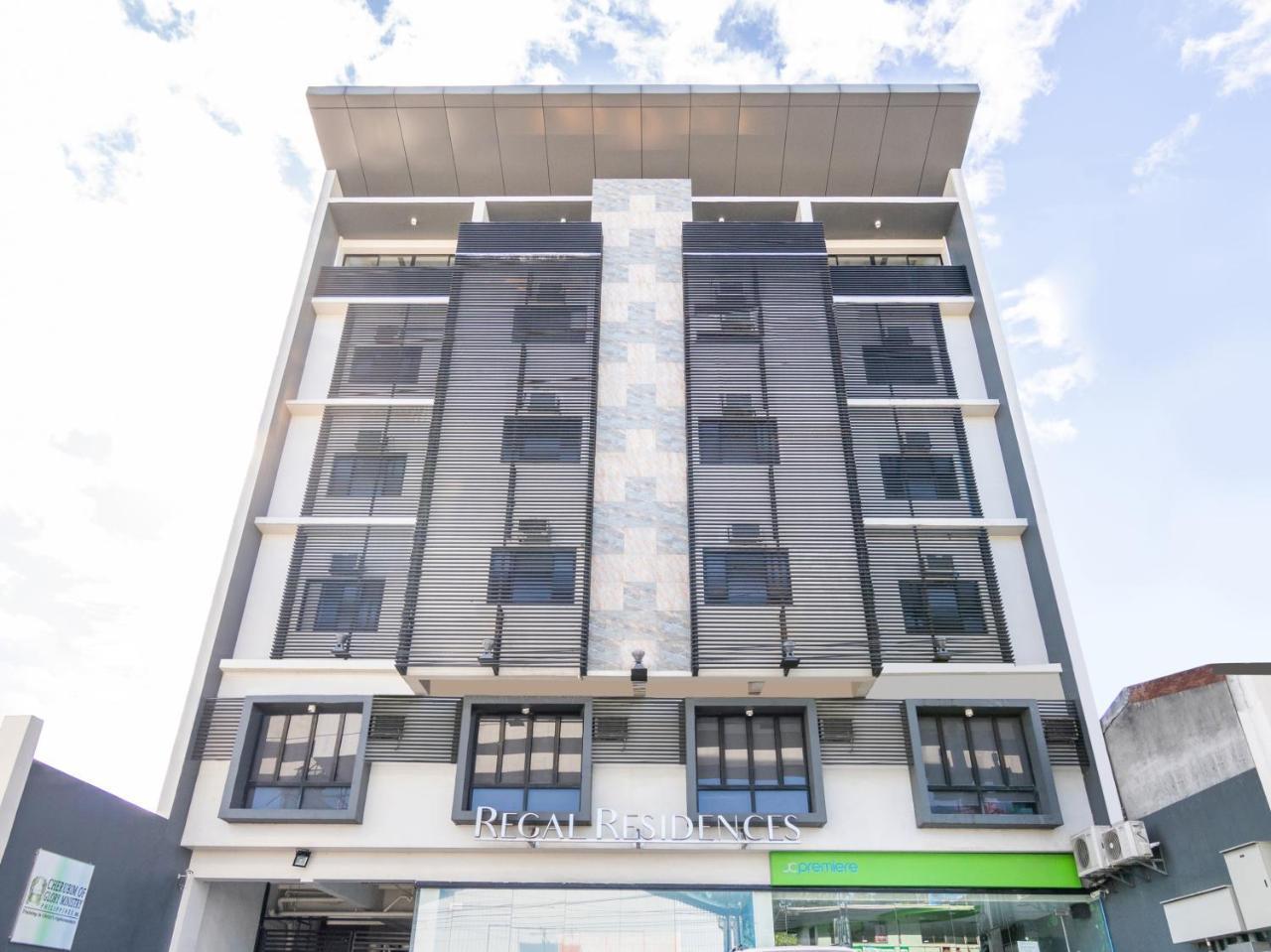 Oyo 136 Regal Residences Кесон-Сити Экстерьер фото